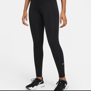 Nike Dri Fit Leggings Size Medium